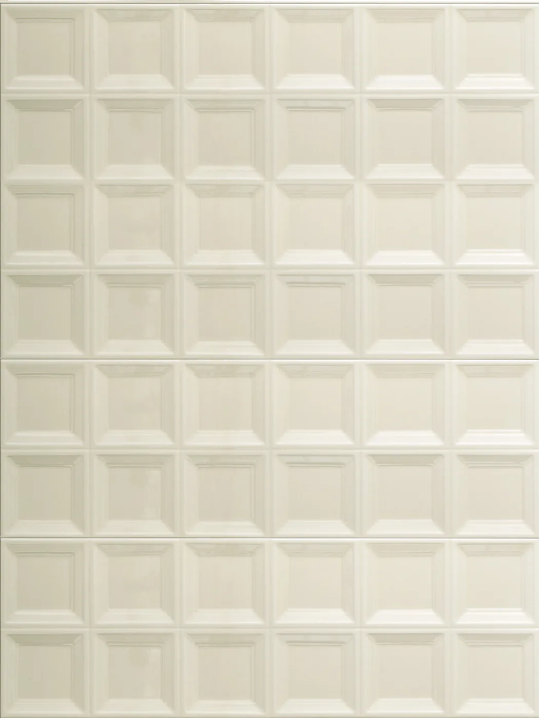 Marazzi Bliss 3D Square Cream: cremefarbene Wandfliese mit Kassettenrelief aus quadratischen Feldern, glänzend