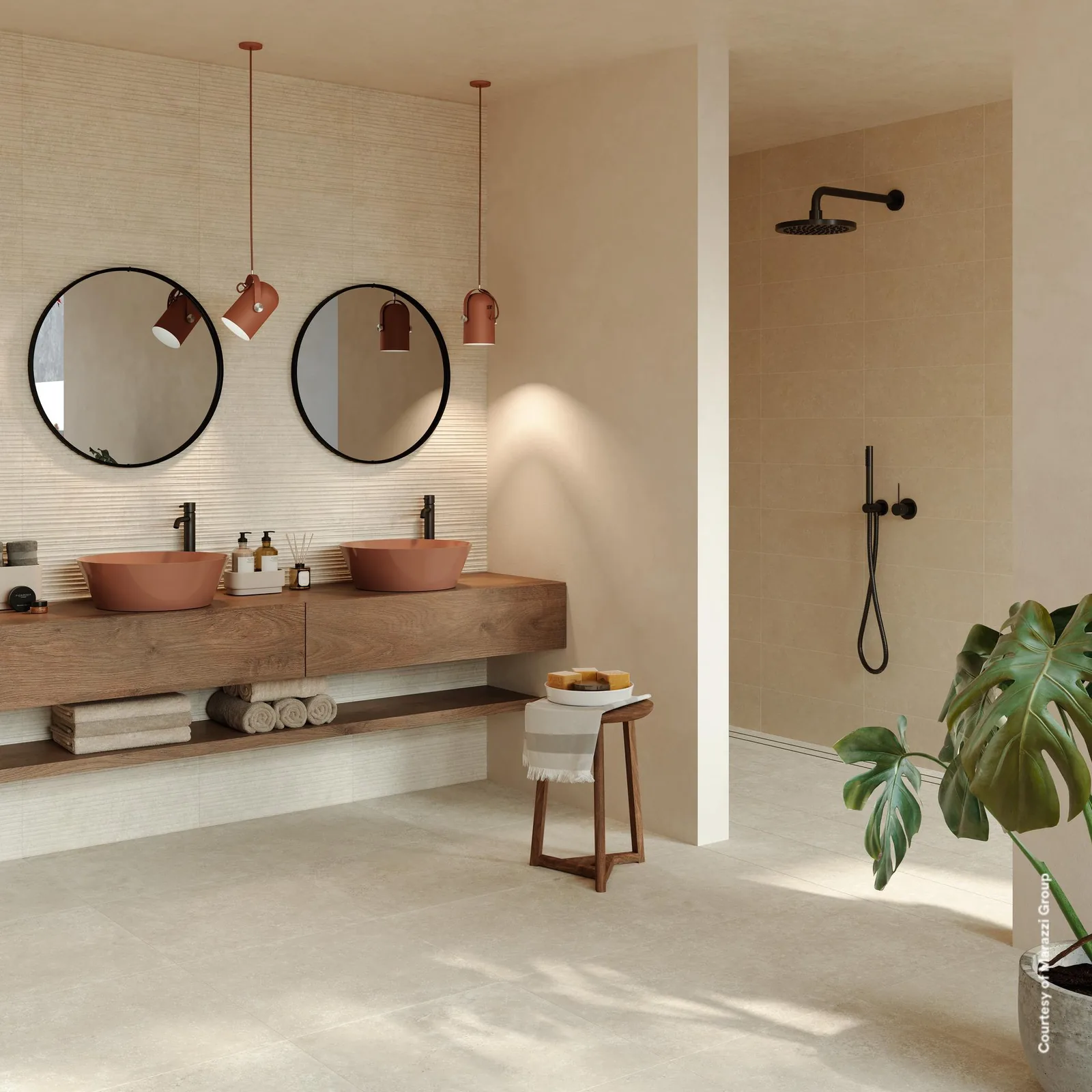 Badezimmer mit Marazzi Room Wall Taupe und 3D Blaze Bianco hinter den Waschschalen