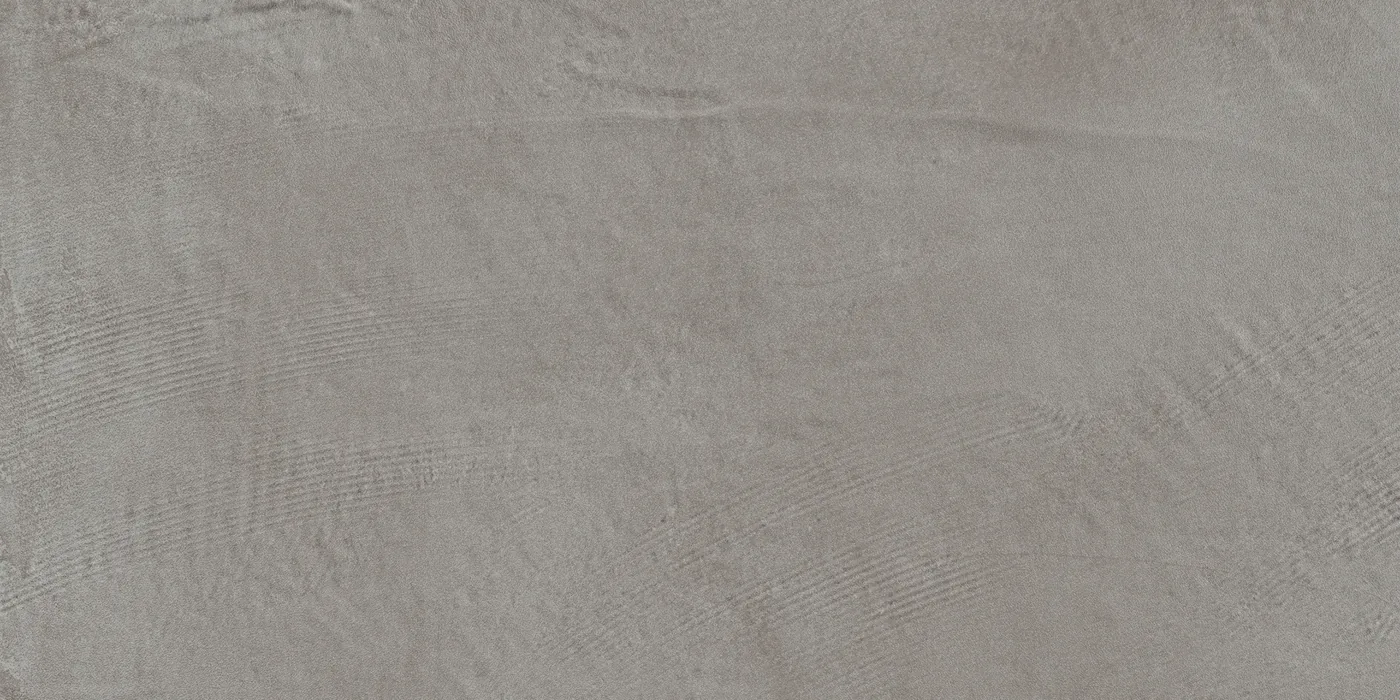 Mittelgraue Fliese 30×60 cm in Spachteloptik, strukturierte Oberfläche mit rauer, fein geriffelter Textur.