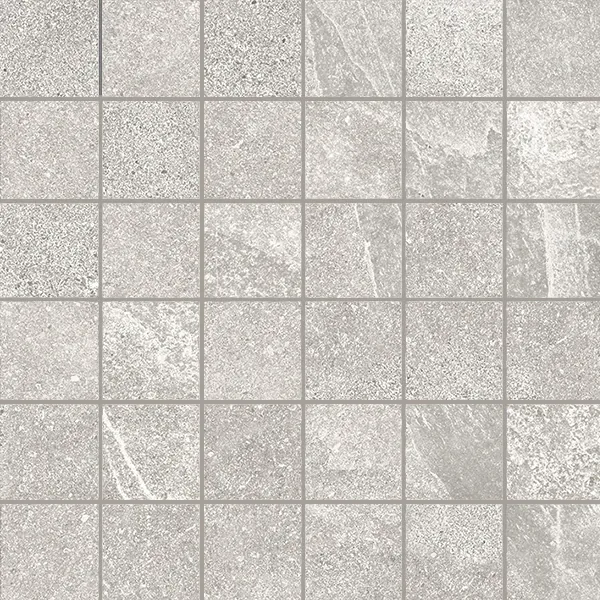 African Slate Moon: Mosaik 30×30 cm aus 5×5-cm-Steinchen in hellem Kühlgrau mit fast weißen Adern, matt