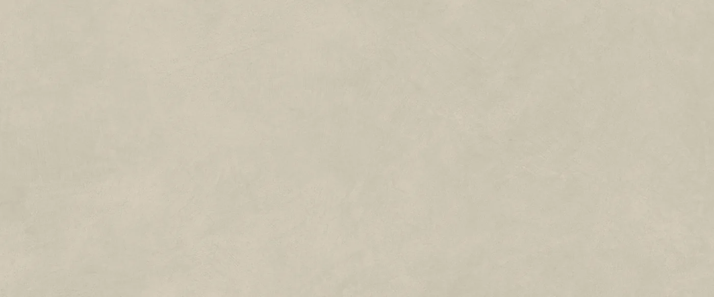 Graubeige Fliese in Betonoptik, 50×120 cm, mit matter, fein gewolkter Oberfläche.