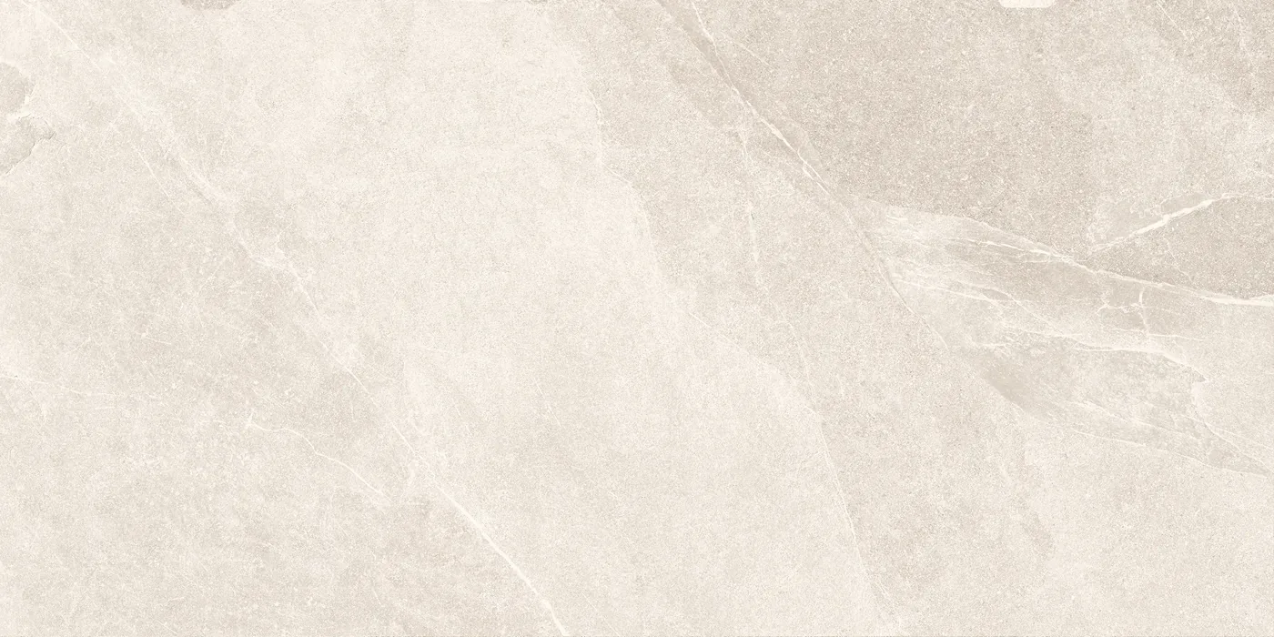 African Slate Sand: Feinsteinzeugfliese 60×120 cm in cremeweißem Grundton mit zartbeigem Schimmer, matte Schieferoberfläche