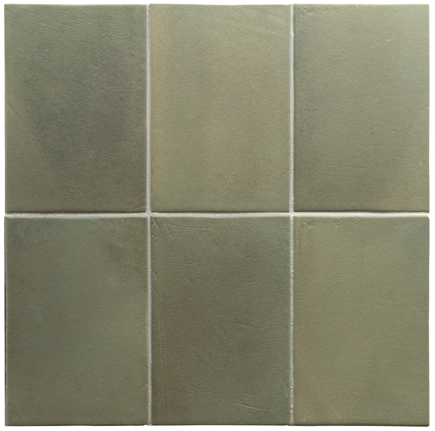 Gedämpft salbeigrüne matte Fliesen im Format 10×15 cm, als 3×2-Raster verlegt, mit weicher Wolkung und matter Oberfläche.