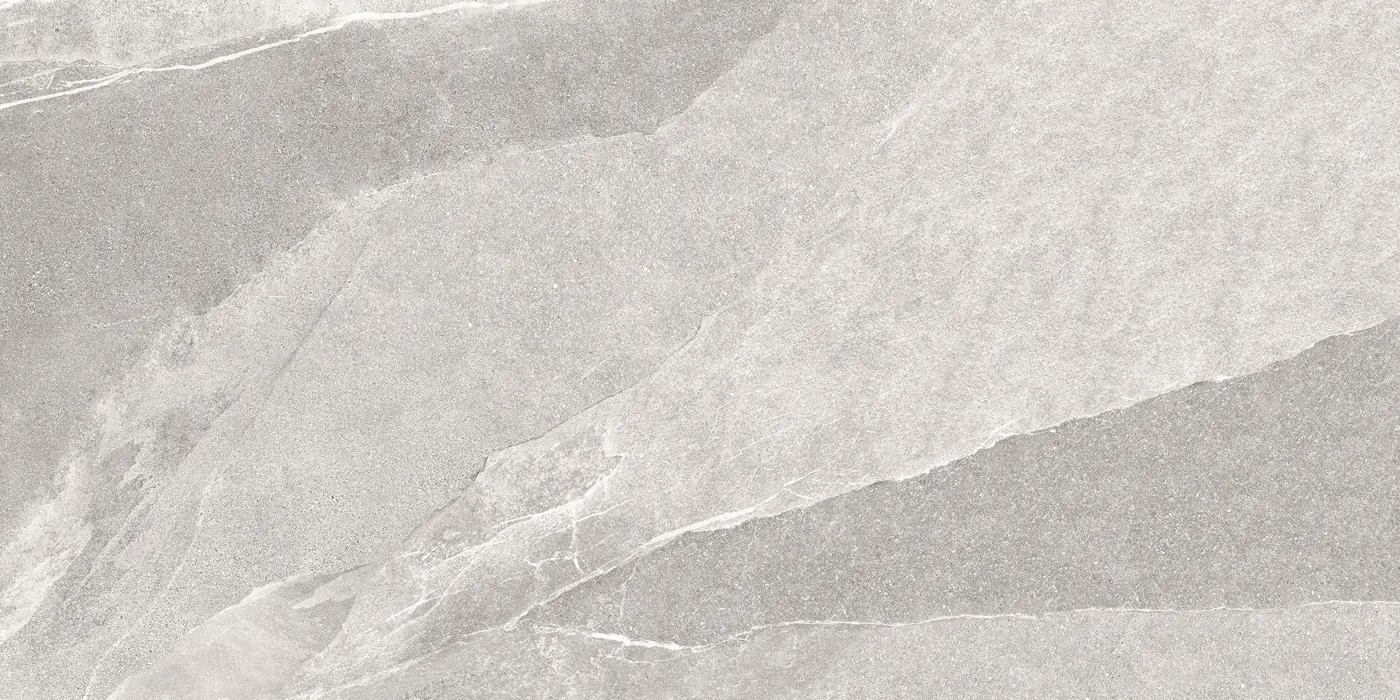 African Slate Moon: Feinsteinzeugfliese 60×120 cm in hellem Kühlgrau mit fast weißen Adern, matte Schieferoberfläche