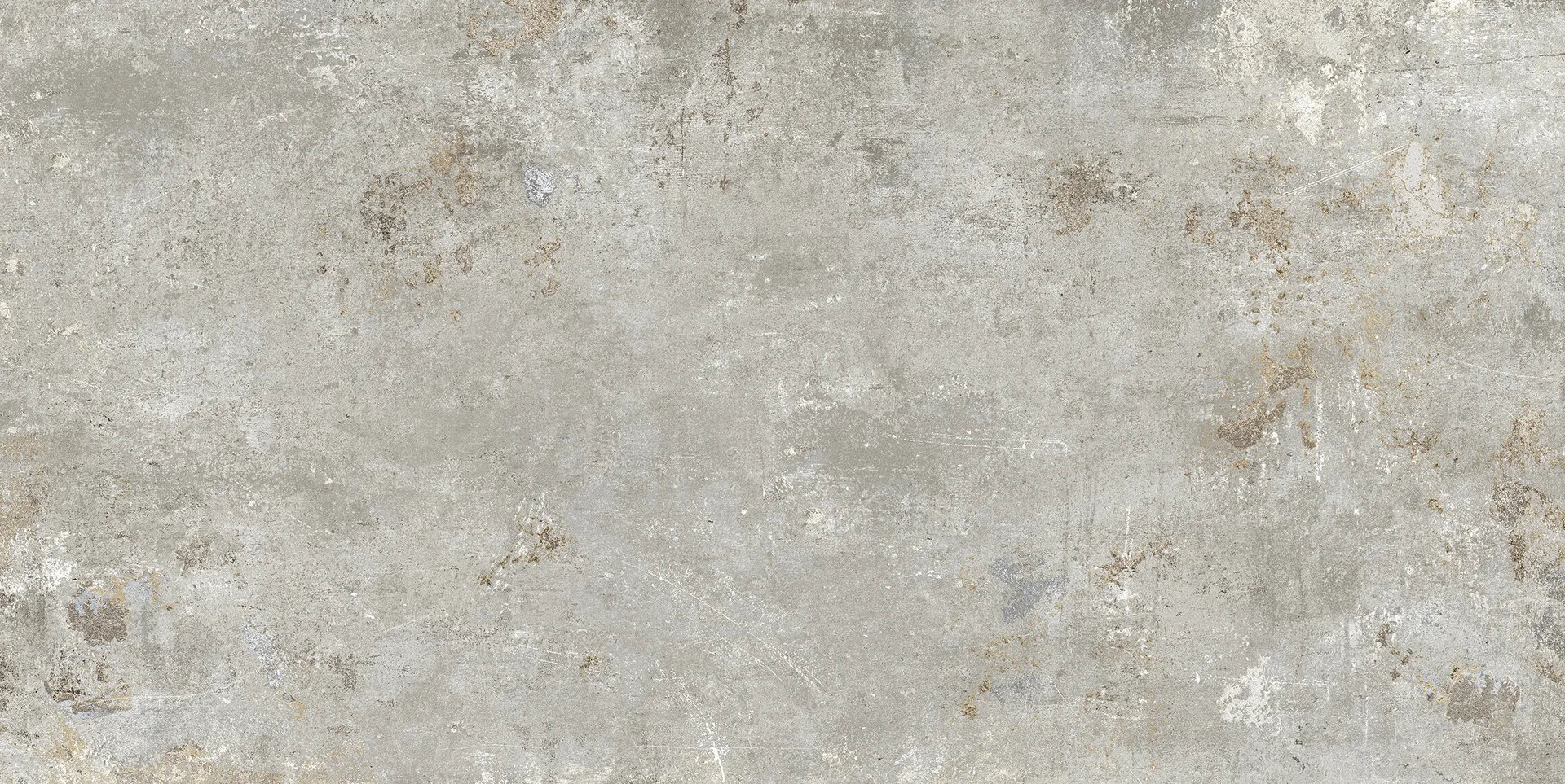 Hellgraue Steinoptik-Fliese 60×120 cm, matt, mit ockerfarbenen und rostbraunen Einsprengseln.