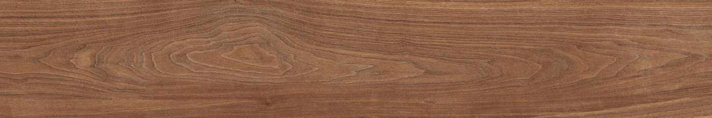 Mittelbraune Holzoptik-Fliese 20x120 cm mit durchlaufender Längsmaserung und geschwungenen Wuchsringen.