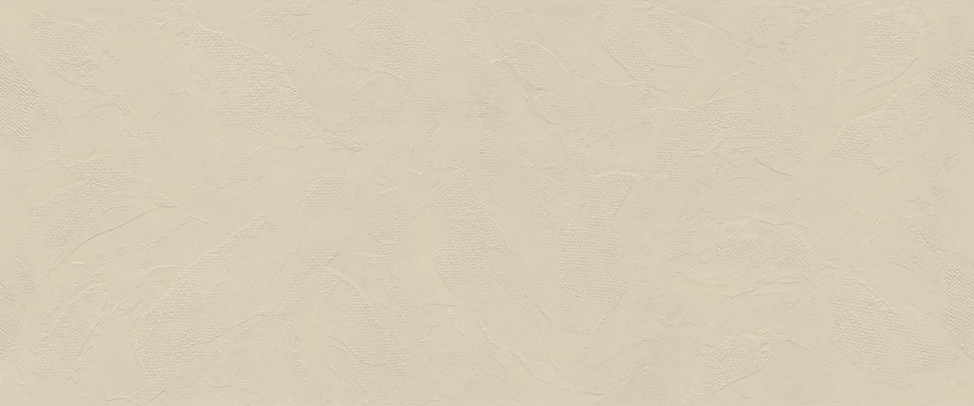 Sandbeige Betonoptik-Fliese 50×120 cm mit unregelmäßig gespachtelter Reliefstruktur.