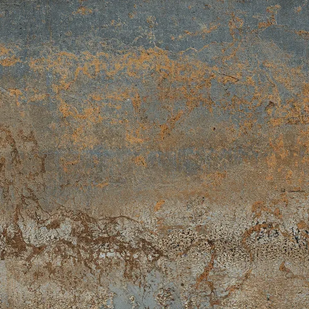 Nahaufnahme der rostbraunen Oberfläche mit blaugrauen Oxidzonen und waagerechten Schlieren, Format 60×120 cm.