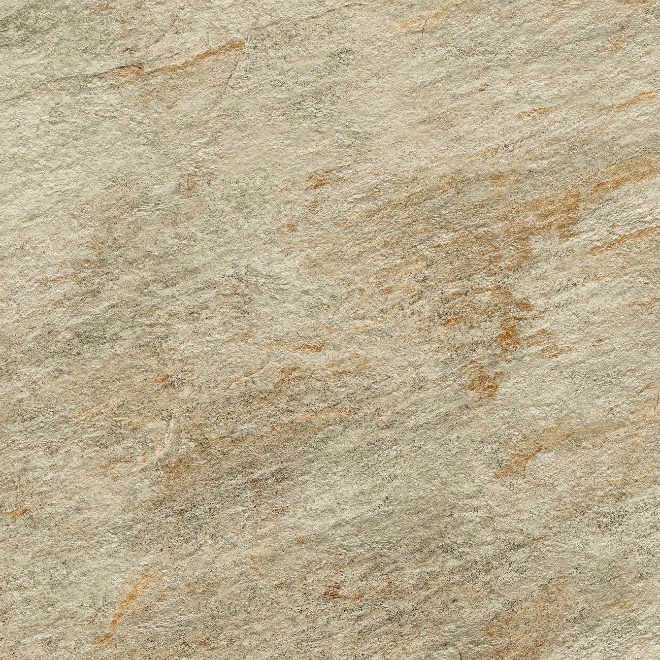 Sandbeige Natursteinoptik im Format 80×80 cm mit goldbraunen Sprenkeln und körniger, matter Oberfläche.