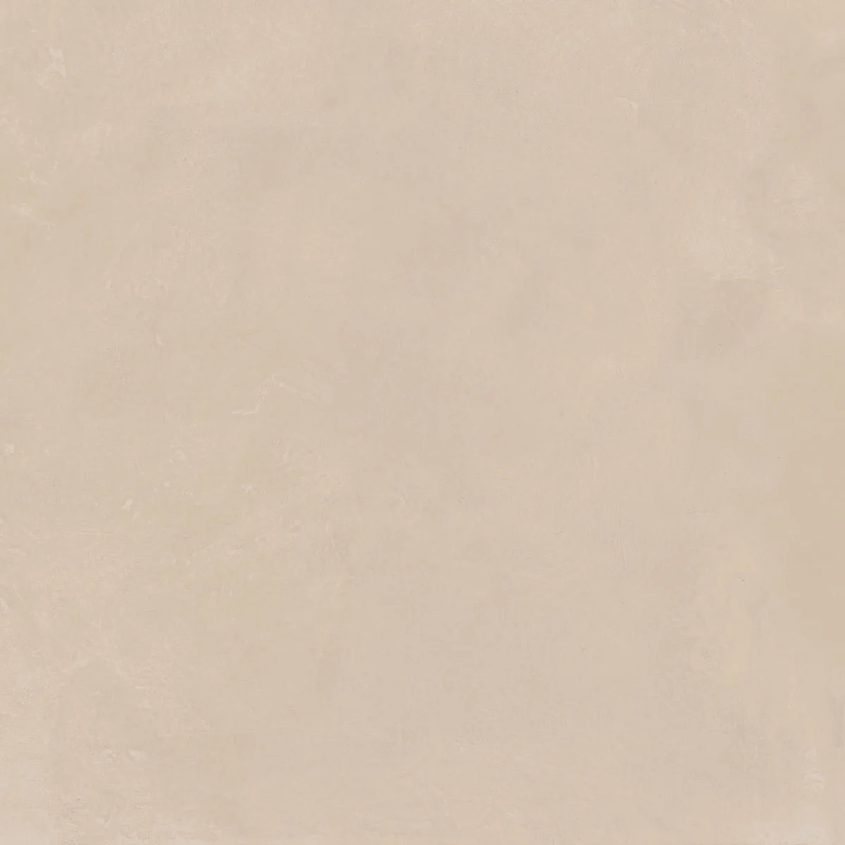 Hellbeige Fliese in Betonoptik, 60×60 cm, matt, mit sanft wolkiger Zementstruktur über die ganze Fläche