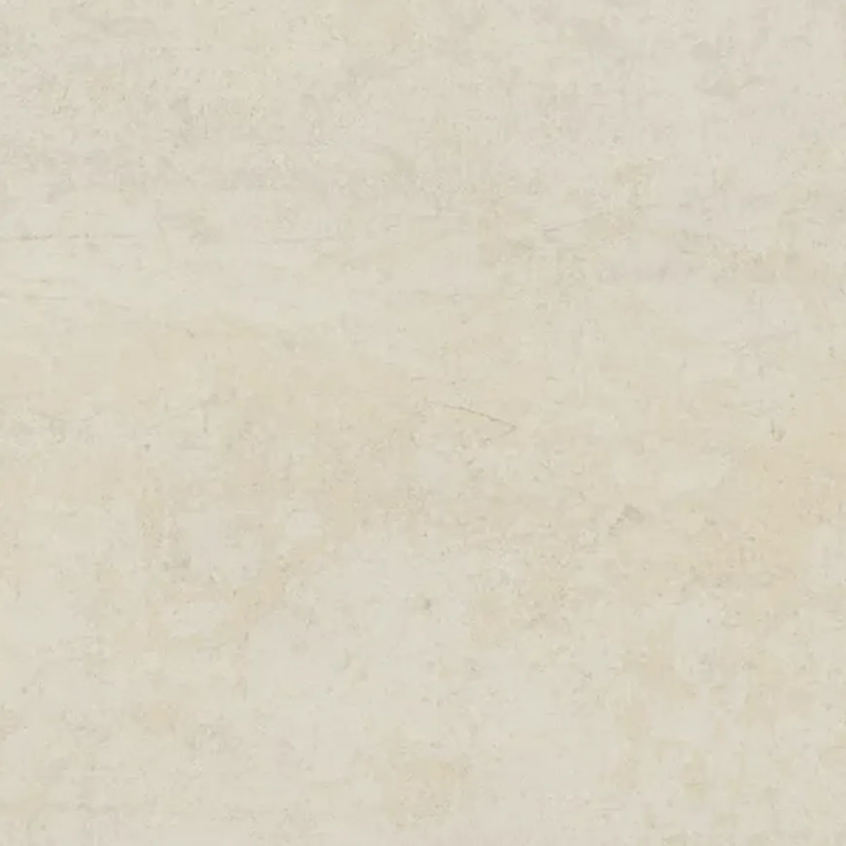 Nahaufnahme der cremefarbenen Oberfläche mit sandfarbenen Verlaufsspuren und feiner Körnung, Format 30×60 cm.