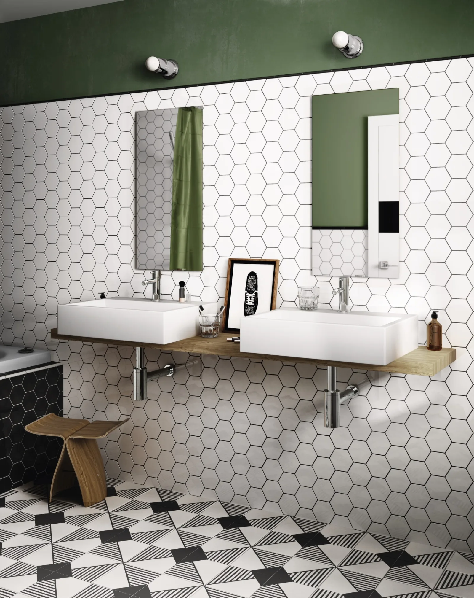 Bad mit weißen Hexagon-Wandfliesen Equipe Scale, zwei Aufsatzbecken auf Holzkonsole und dunkelgrüner Wand.
