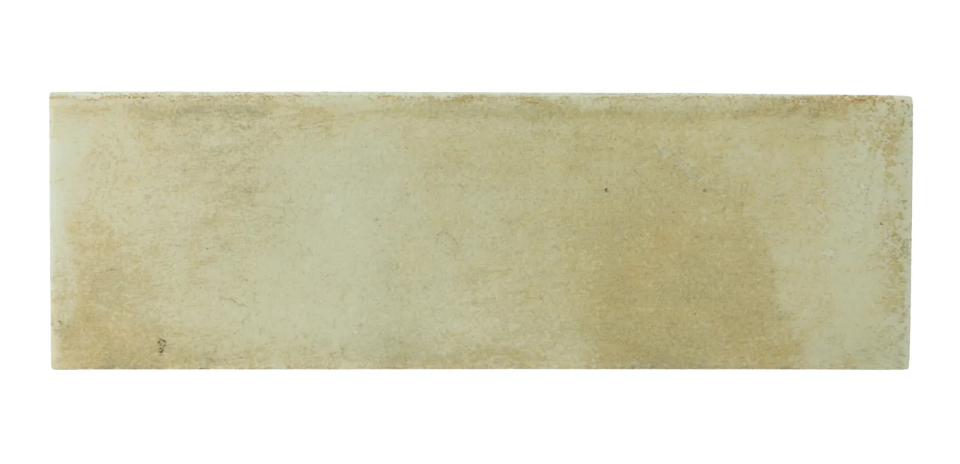 Salbeigrüne matte Keramikfliese 6×18,6 cm in handgemachter Zellige-Optik mit changierender, lebendiger Lasur.