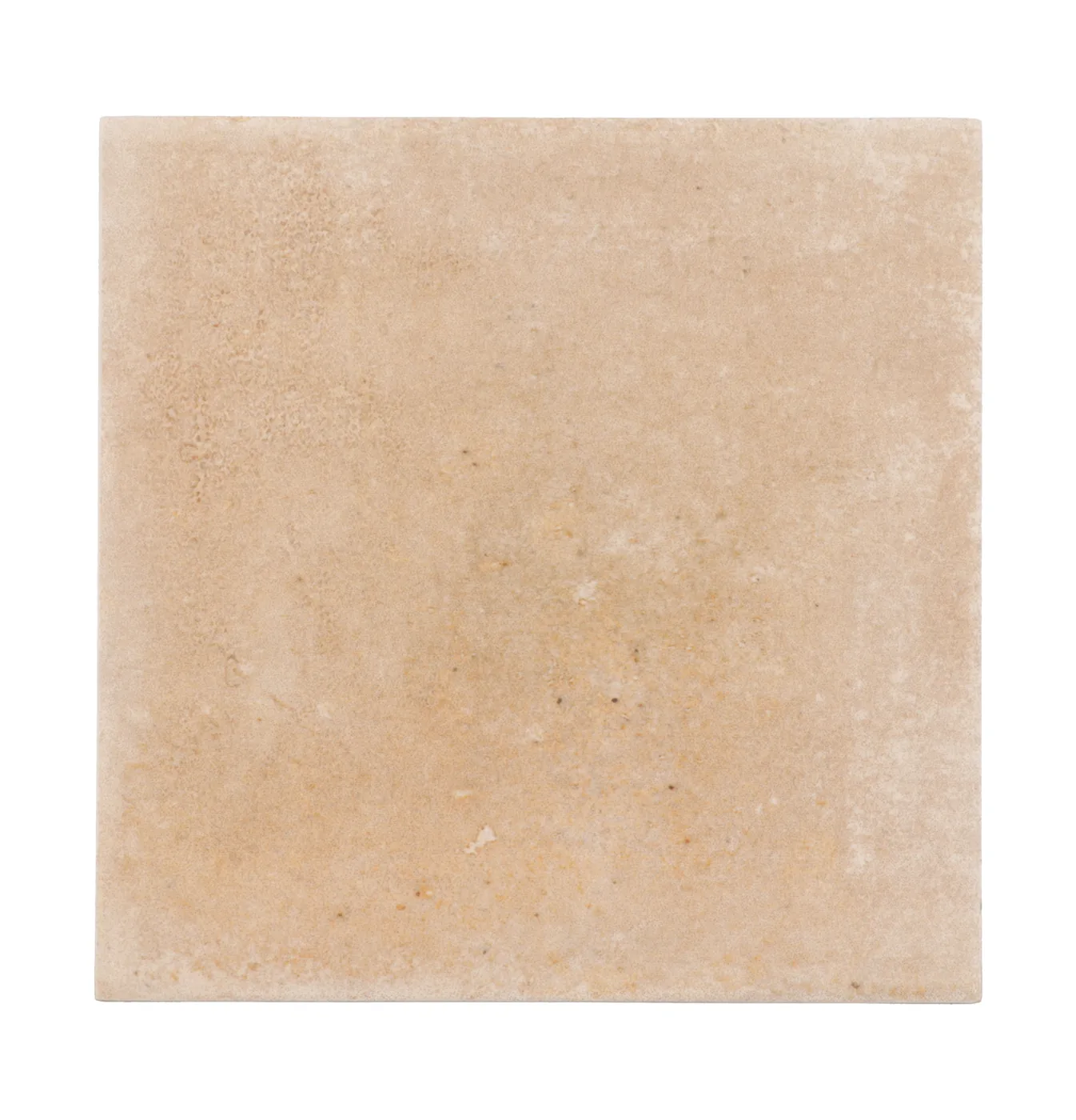 Sandbeige matte Keramikfliese 10×10 cm in handgemachter Zellige-Optik mit changierender, lebendiger Lasur.