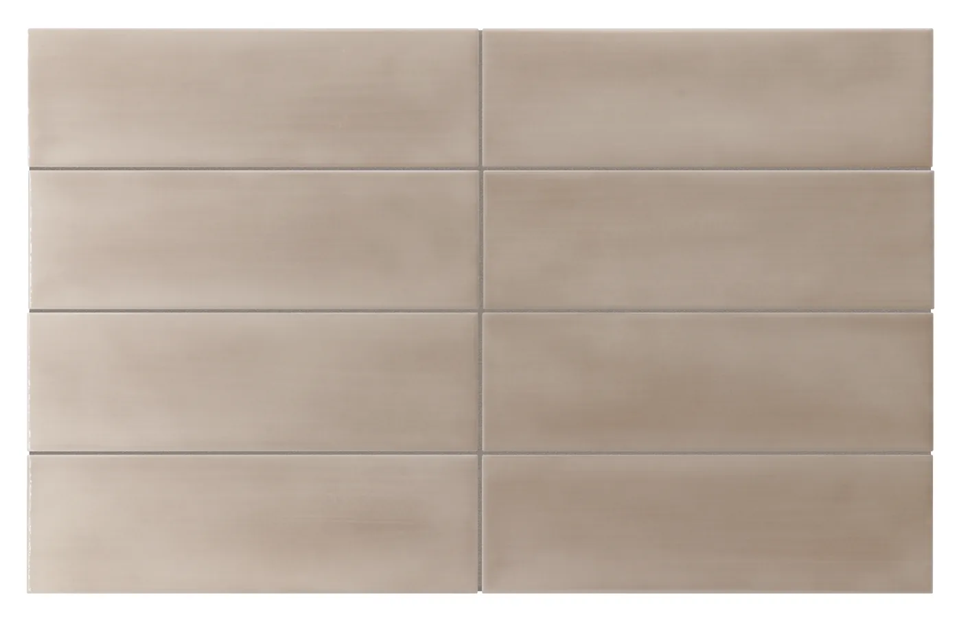 Glänzende greigefarbene Wandfliese im Metroformat 6,5×20 cm mit wolkiger Lasur und warmen Beige-Grau-Nuancen.