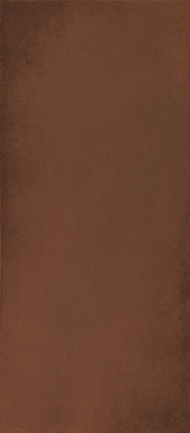 Rotbraune Platte Grande Lume Magma im Format 120x278 cm, glänzend, leicht wolkig getönt und fein gesprenkelt.