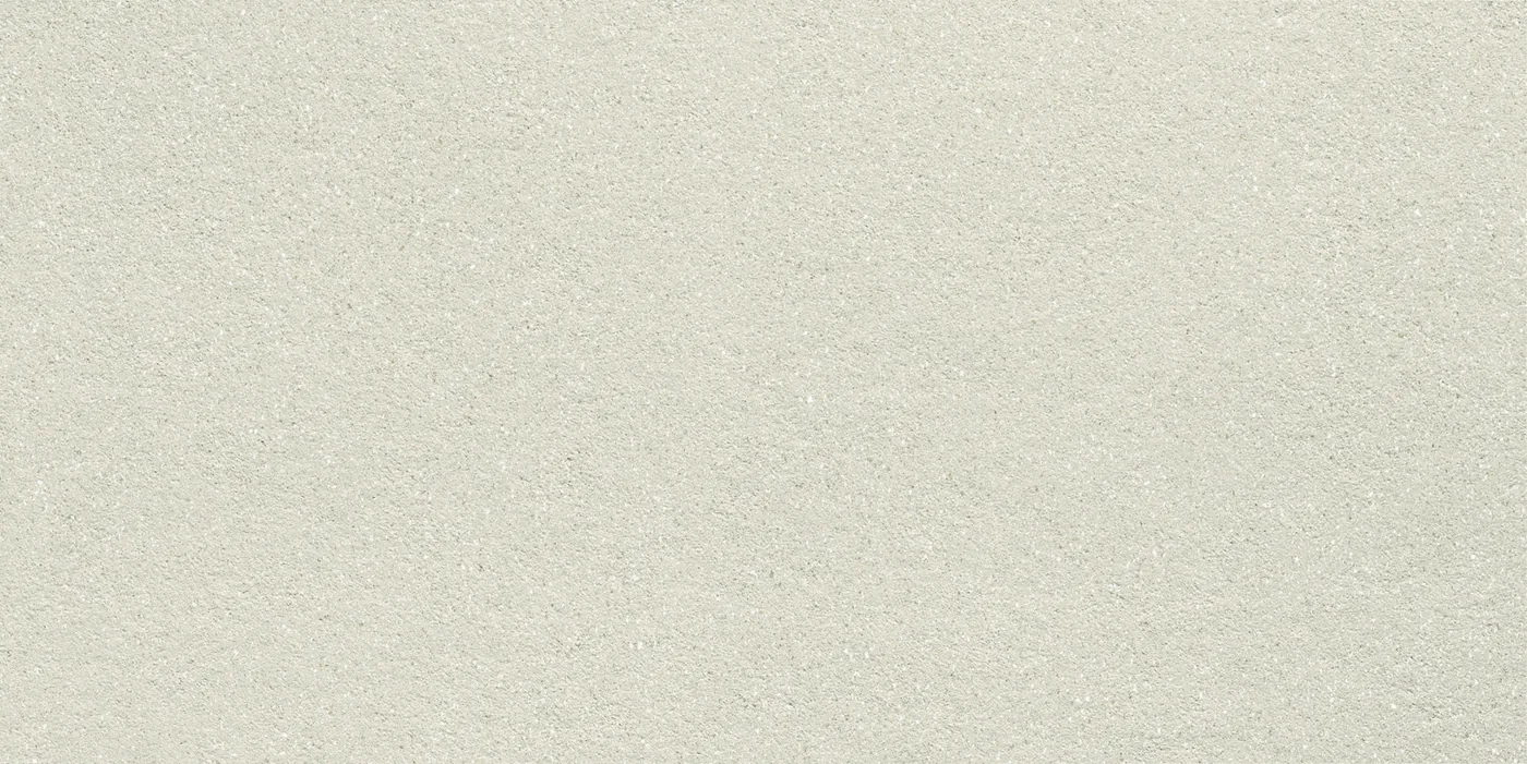 Cremefarbene Wandfliese 40×80 cm mit glatter, nahezu ebener Oberfläche und mattem Finish.