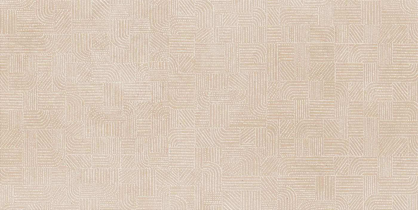 Warm beige Betonoptik-Fliese 60x120 cm mit feiner Gewebestruktur wie ein Teppichmuster auf wolkigem Grund, matt.