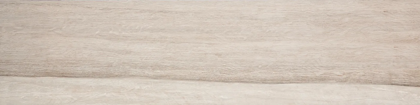 Diele 30x120 cm quer in sehr heller, grauweiß gekalkter Teakoptik Teak Asia, matt, feine Maserung, weißer Hintergrund.