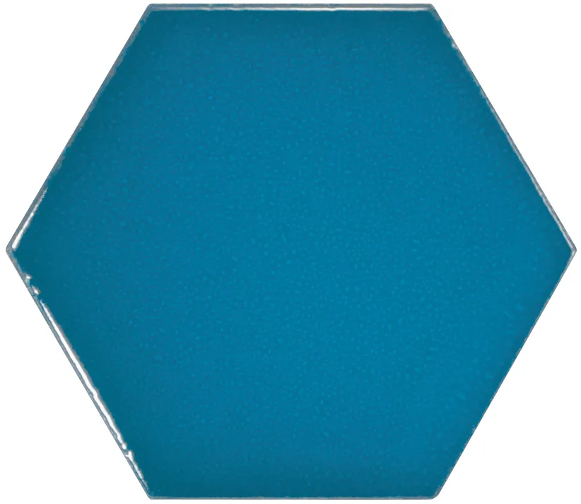 Sechseckige Wandfliese in Petrolblau, glänzend glasiert, Format 12,4x10,7 cm, mit gleichmäßig deckender Oberfläche.
