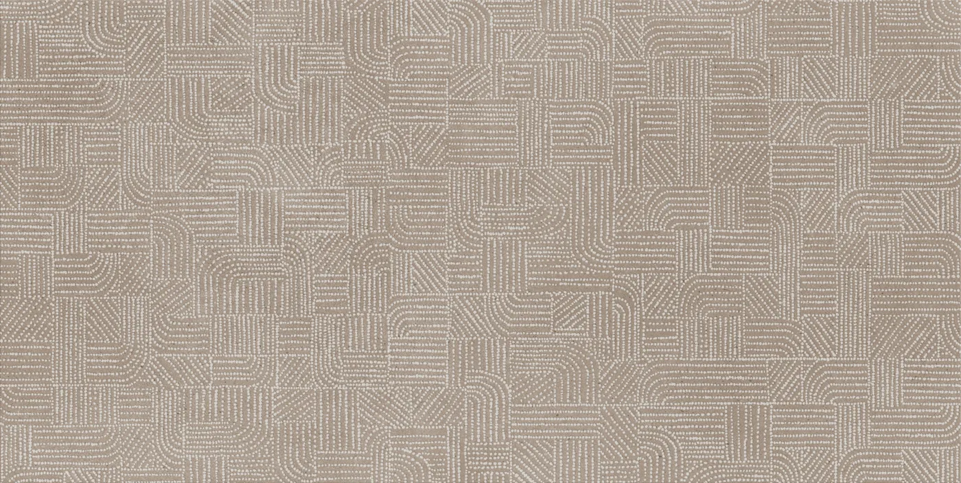 Graubraune Betonoptik-Fliese 60x120 cm mit feiner Gewebestruktur wie ein Teppichmuster auf wolkigem Grund, matt.
