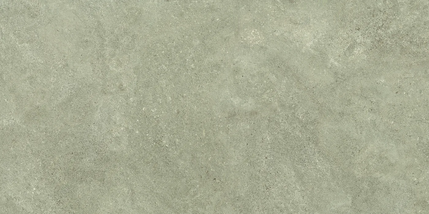 Boost Icor Oyster von Atlas Concorde: zart graugruener Feinsteinzeug in matter Steinoptik, 60 x 120 cm