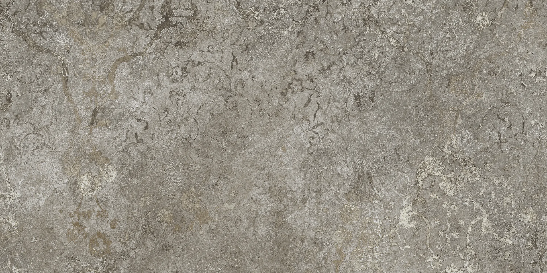 Graubraune Steinoptik-Fliese 60×120 cm, matt, mit verblasstem Ornamentmuster und Kalkflecken.