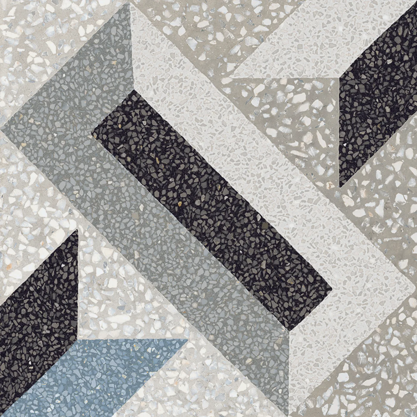 Terrazzo-Dekorfliese 20x20 cm, geometrisches Muster aus grauen, schwarzen und weißen Balken mit blauen Dreiecken.