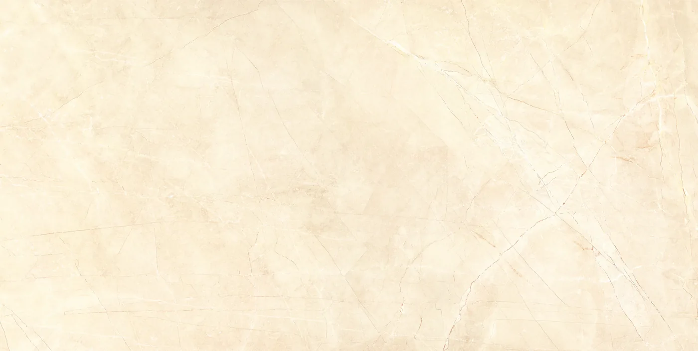 Großformatige Bodenfliese 60x120 cm in warmem Creme-Beige mit sehr feiner Zeichnung, matte Oberfläche in Marmoroptik