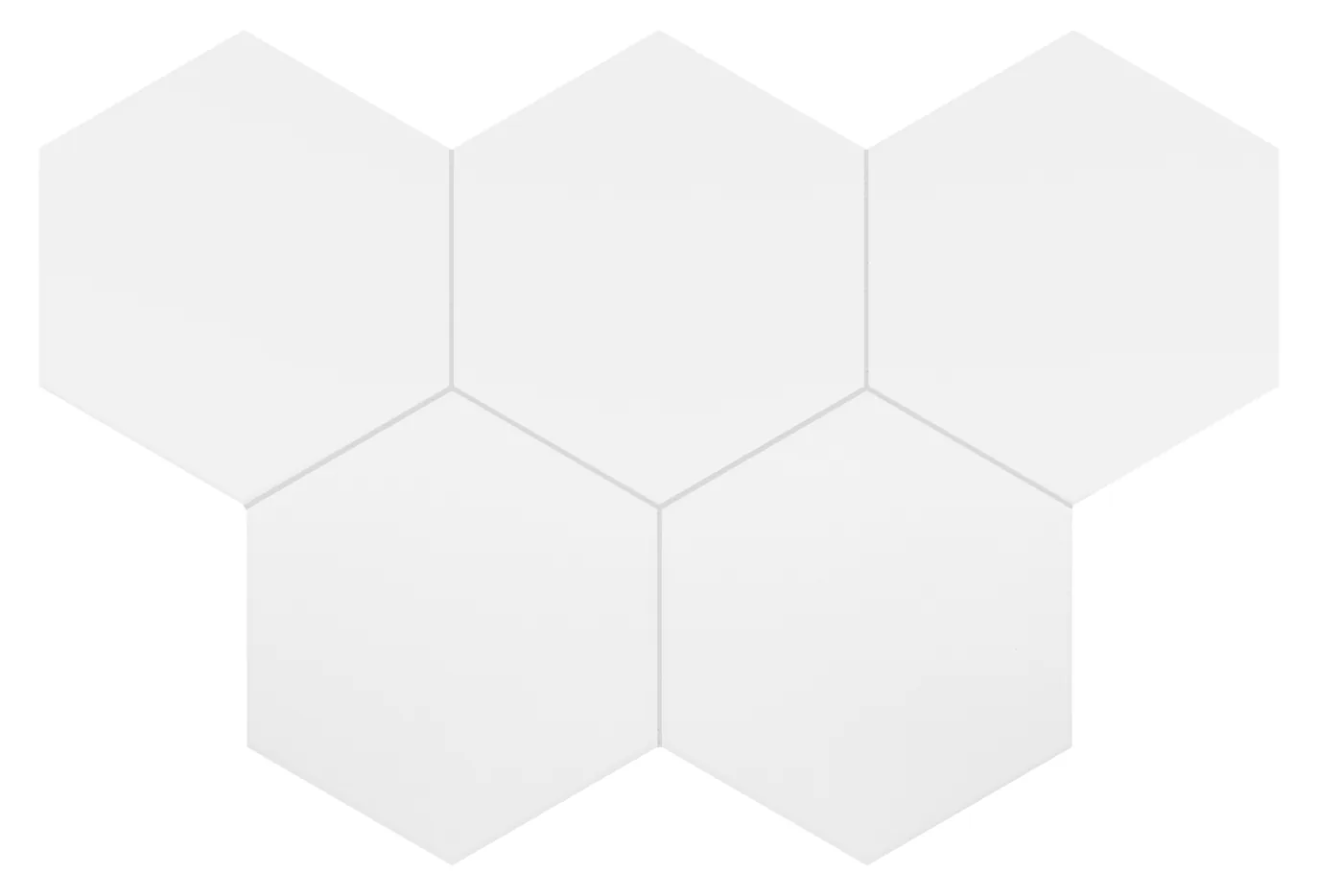 Sechseckige Wand- und Bodenfliese in reinem Weiß, matte Oberfläche, mehrere Hexagons im Wabenverband verlegt.