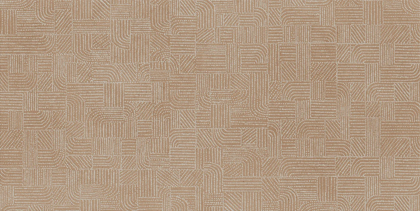 Warm braune Betonoptik-Fliese 60x120 cm mit feiner Gewebestruktur wie ein Teppichmuster auf wolkigem Grund, matt.