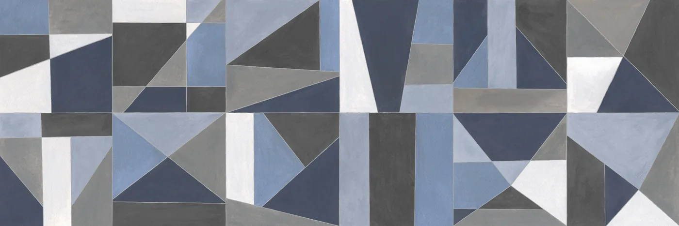 Dekorfliese 30x90 cm mit geometrischem Muster aus Dreiecken und Rechtecken in Hellblau, Dunkelblau, Grau und Weiß