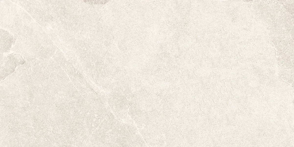 African Slate Sand: Feinsteinzeugfliese 30×60 cm in cremeweißem Grundton mit zartbeigem Schimmer, matte Schieferoberfläche