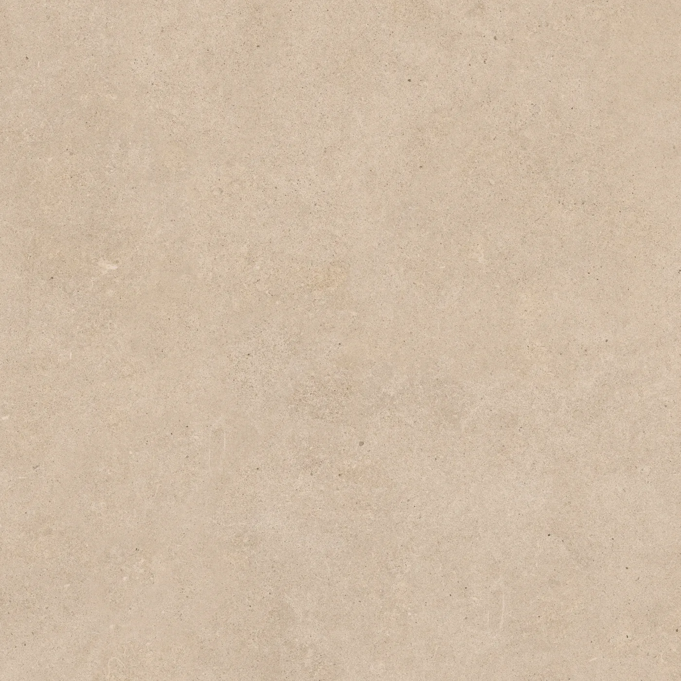 Beige Steinoptik-Fliese 60x60 cm mit sanfter Wolkung, feinen Einschlüssen und vereinzelten kleinen Poren, matt.