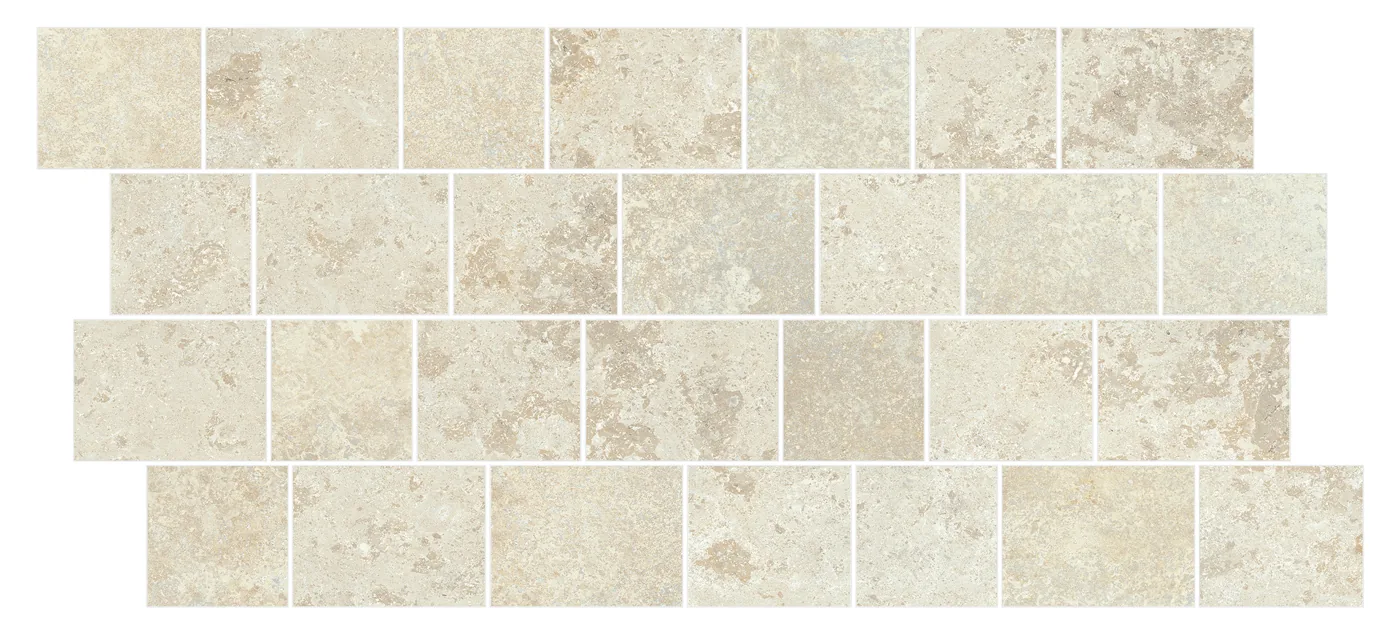 Mosaik aus versetzten Rechteckstücken in hellbeigeer Steinoptik auf Netz, 28,4×59,4 cm, in rutschhemmender Strukturoberfläche