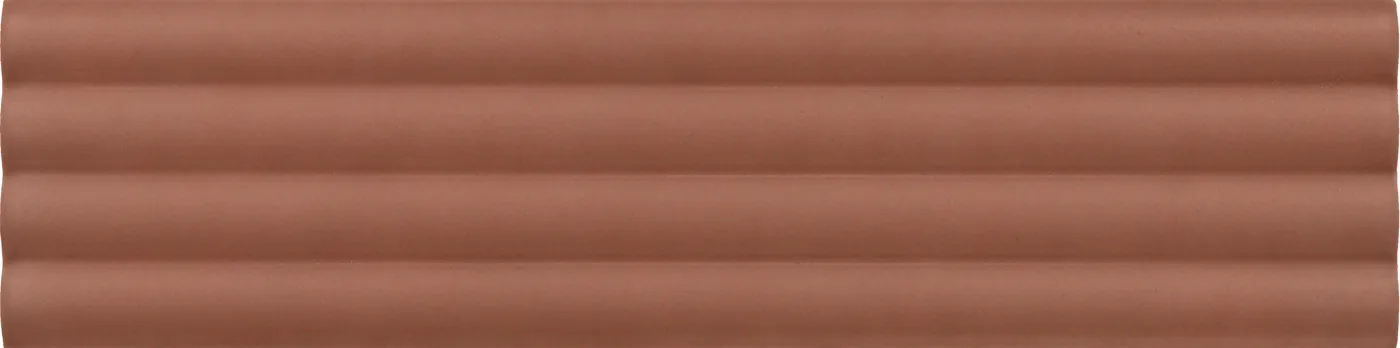 Equipe Costa Nova Onda Terra Wandfliese 5x20 cm aus glasiertem Steingut, matt, welliges Onda-Relief, für Innenwände.