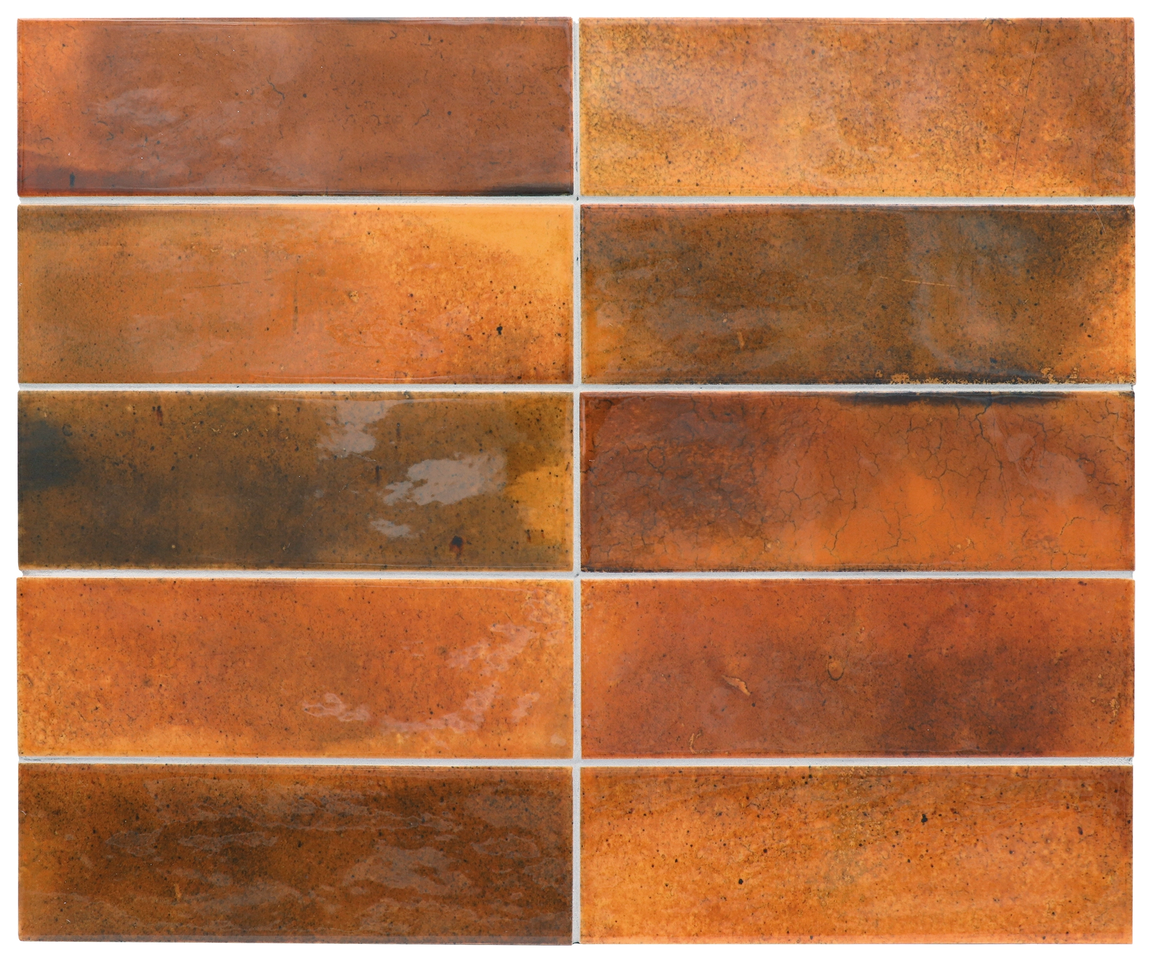 Verlegte Hanoi Burnt Red Wandfliesen im Format 6,5x20 cm. Lebhafte V4 Variation der Glasur, im Raum verbaut.