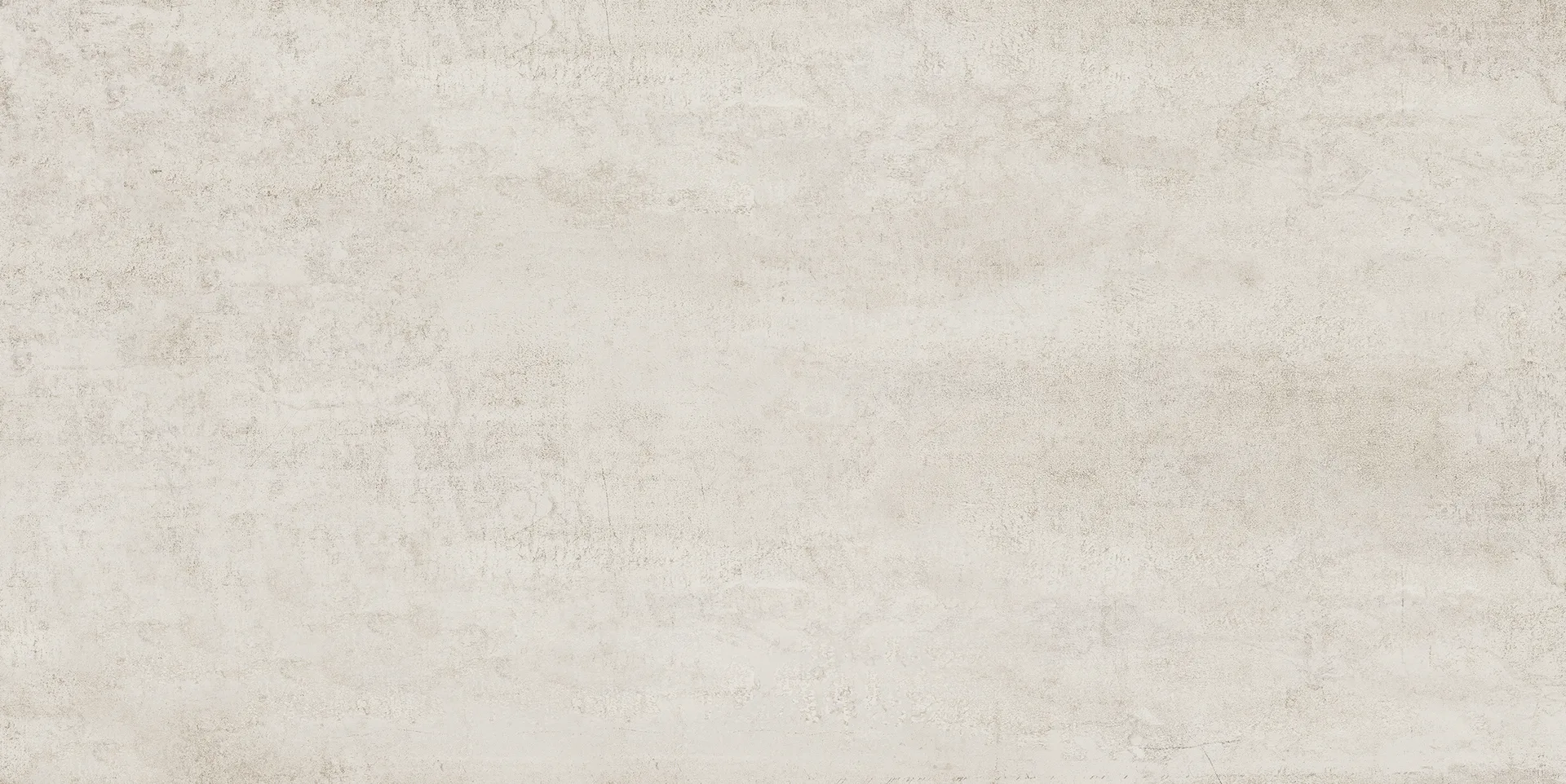 Cremeweiße Steinoptik-Fliese 60×120 cm, matt, mit weichen hellgrauen Wolkenzeichnungen.