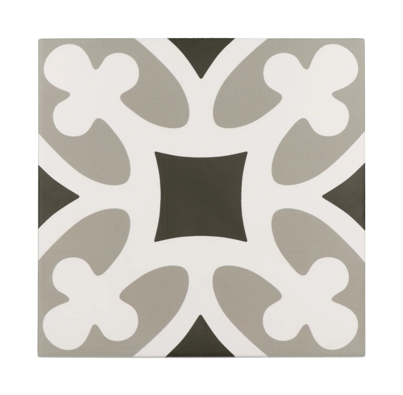 Symmetrisches Ornament in Grau und Dunkelgrau auf weißem Grund mit zentralem Motiv, quadratisch und matt.