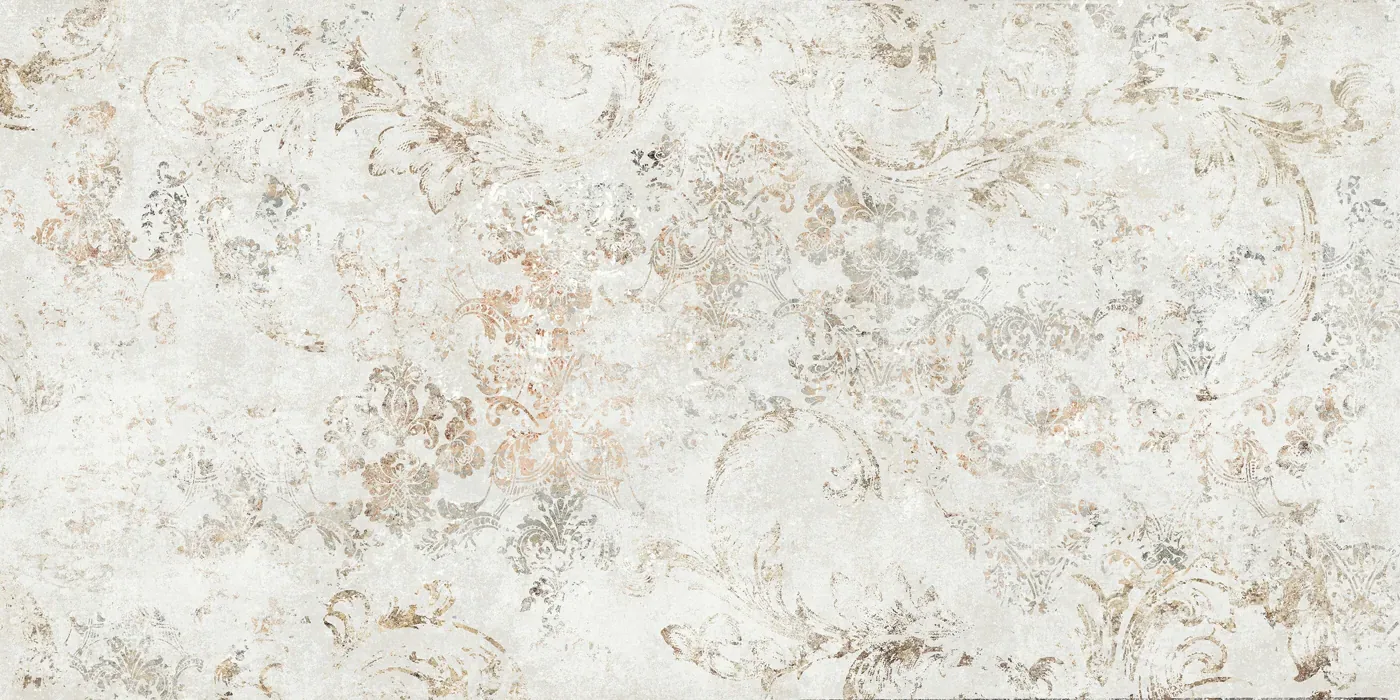 Wand- und Bodenfliese 60×120 cm mit weißem Patinagrund und rostbraunen Sprenkeln, matte Oberfläche.