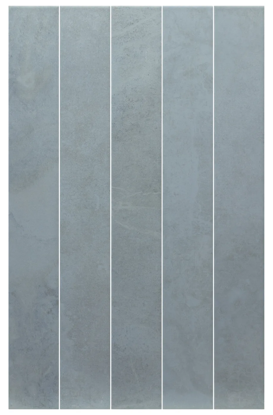 Equipe Marmoris Blue: funf matte Riemchen 7,5x60 cm in Blaugrau mit sanfter Marmormaserung, frontale Ansicht.