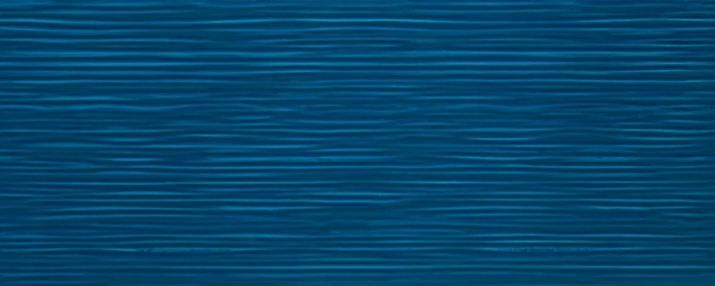 Marazzi Cloud Struttura 3D Breeze Shappire 20x50 cm, petrolblaue Wandfliese mit waagerechtem Rillenrelief