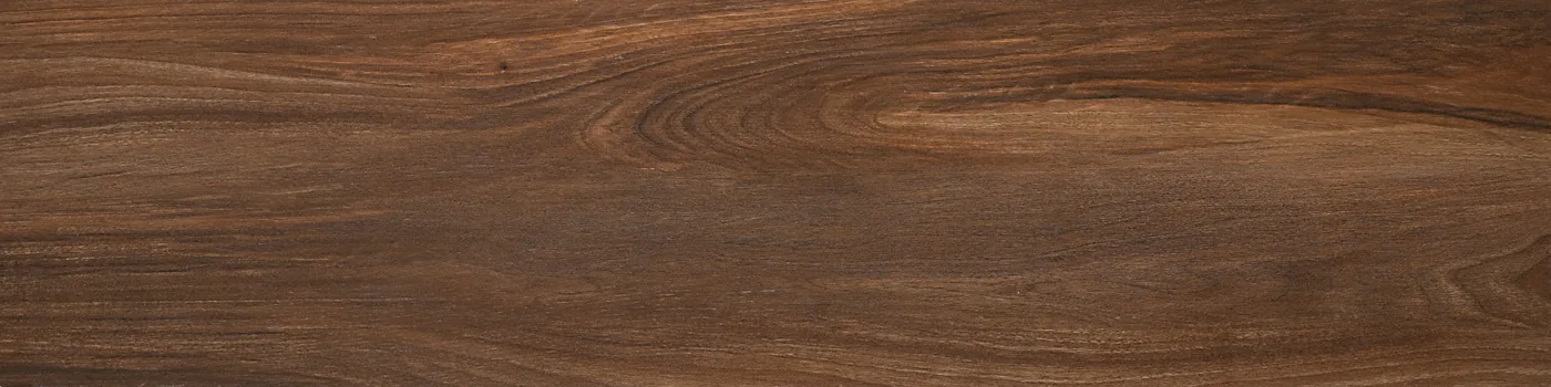Diele 30x120 cm quer in dunkler, rotbrauner Nussbaumoptik Noce Italiano, matt, lebhafte Maserung, weißer Hintergrund.