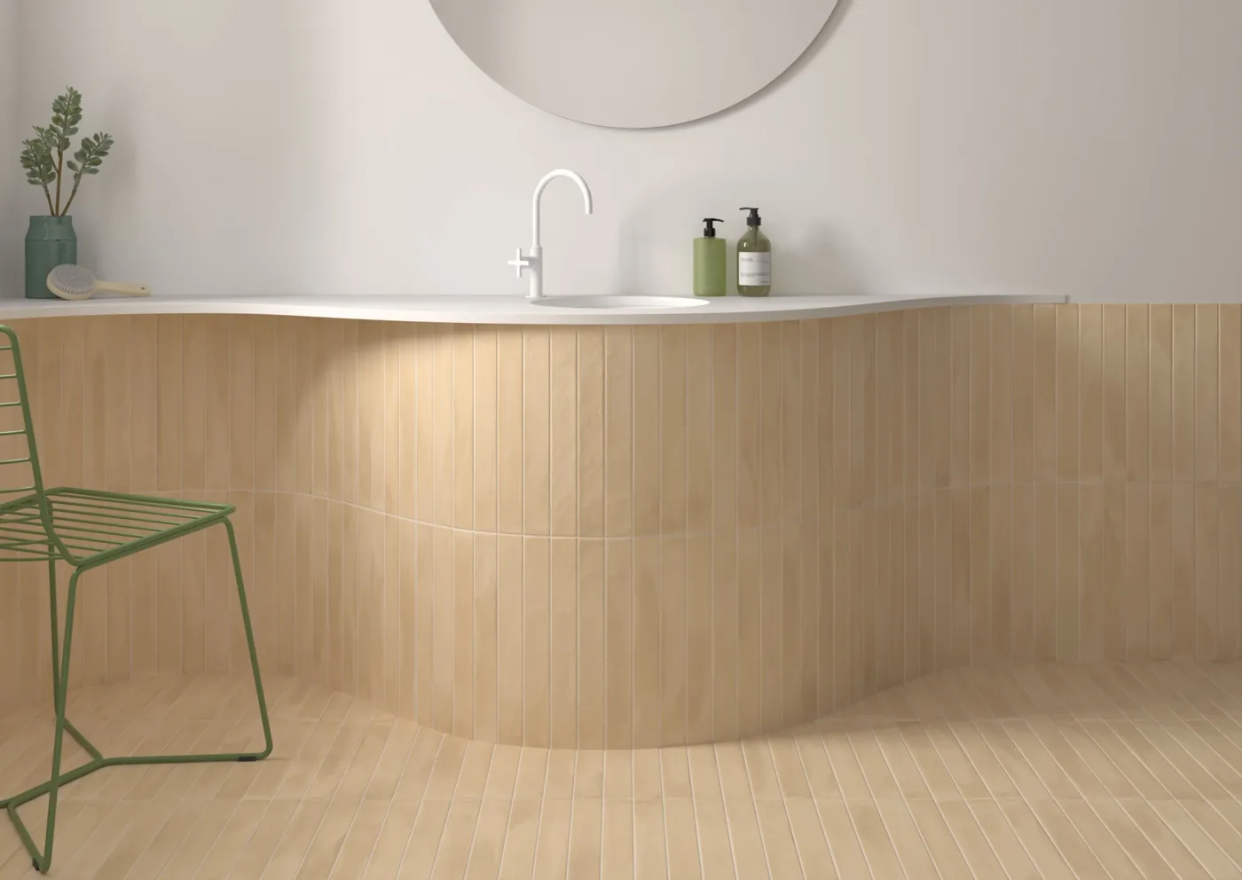 Equipe Corsica Golden Clay 5x40 cm im Bad: sandbeige Waschtischfront und Boden vertikal verlegt.