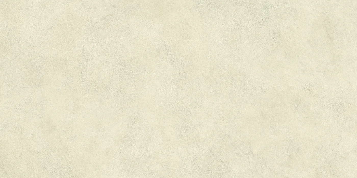 Cremebeige Betonoptik-Fliese 60×120 cm, matt, mit feiner wolkiger Lasur über die gesamte Fläche.