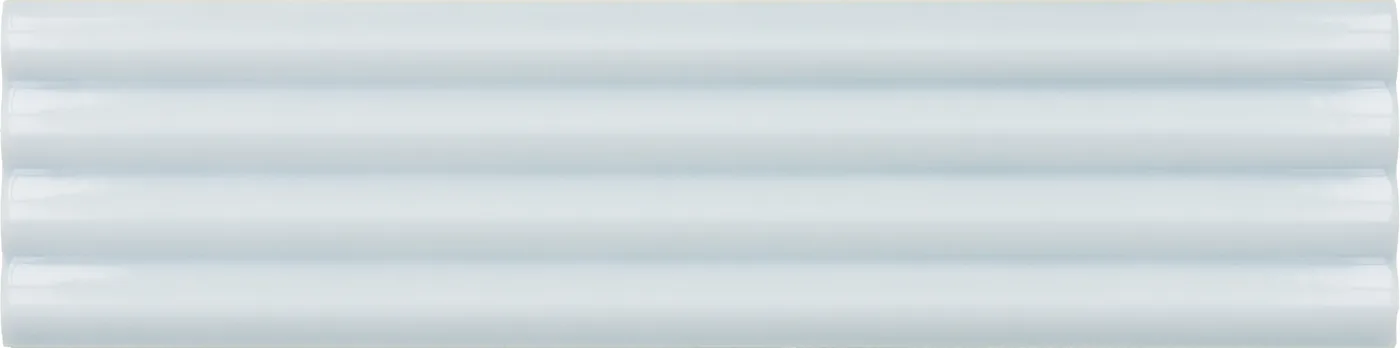 Equipe Costa Nova Onda Baby Blue Wandfliese 5x20 cm aus glasiertem Steingut, glänzend, welliges Onda-Relief, für Innenwände.
