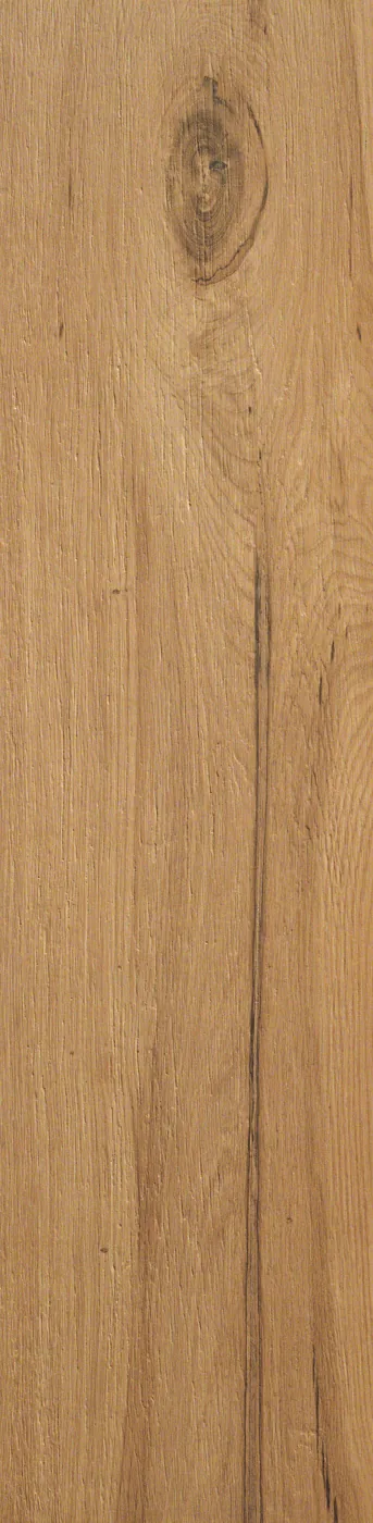 Eiche-Holzoptik-Bodenplatte 30x120 cm in mattem Naturton mit ausgepraegter Maserung und feiner griffiger Oberflaeche.