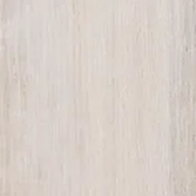 Schneeweiße Holzoptik der Aequa-Serie von Castelvetro.