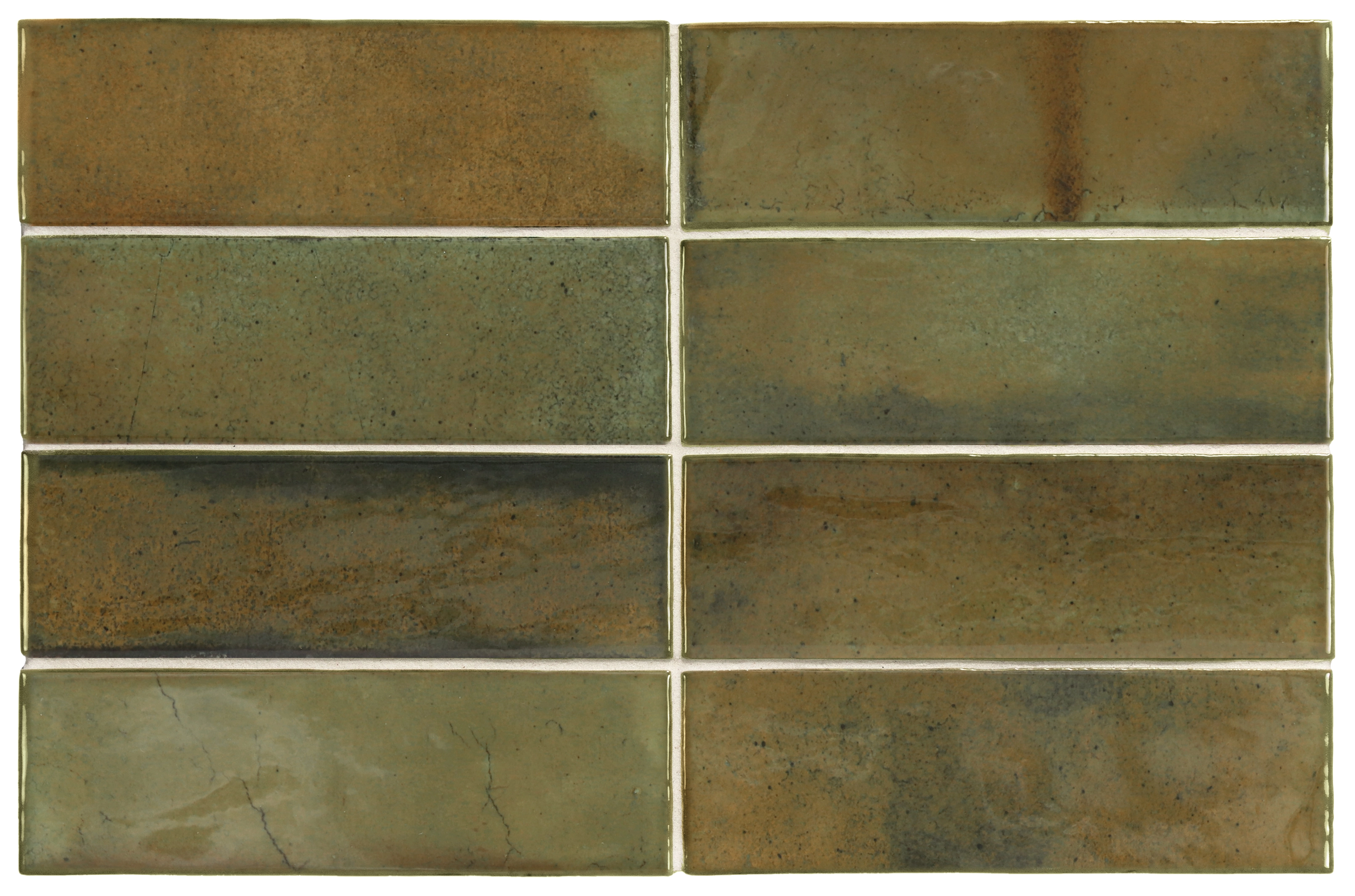 Verlegte Hanoi Wild Olive Wandfliesen im Format 5,1x16,1 cm. Lebhafte V4 Variation der Glasur, im Raum verbaut.