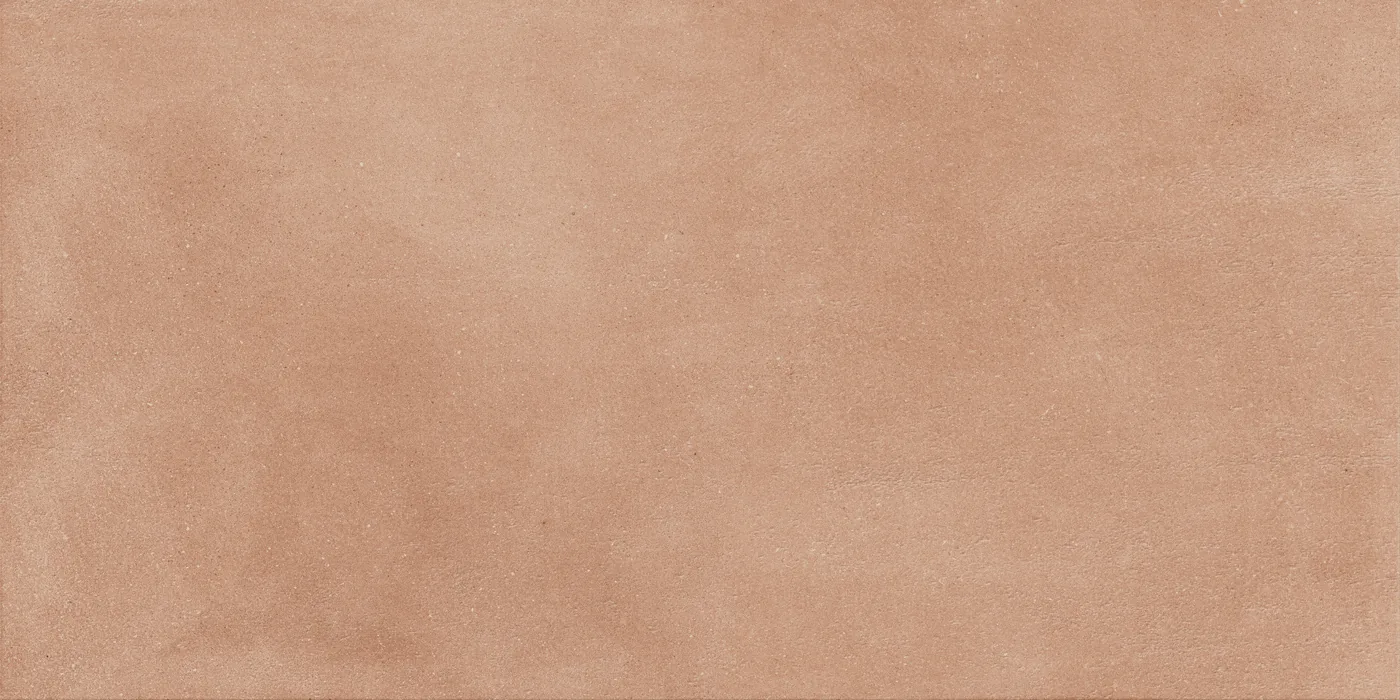 Terrakottafarbene Betonoptik-Fliese 60x120 cm mit wolkiger, wie gespachtelt wirkender Schattierung auf der Fläche, matt.